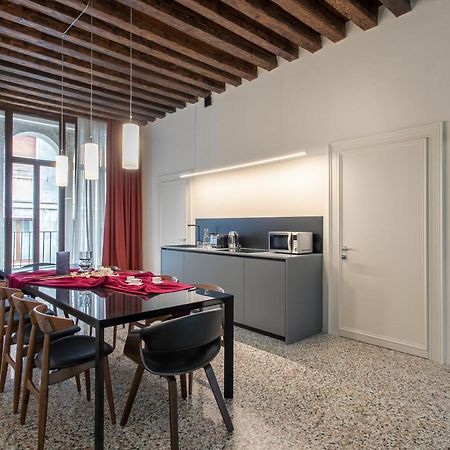 Palazzo Venere Apartments Венеция Екстериор снимка
