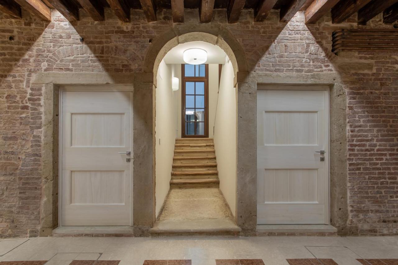 Palazzo Venere Apartments Венеция Екстериор снимка
